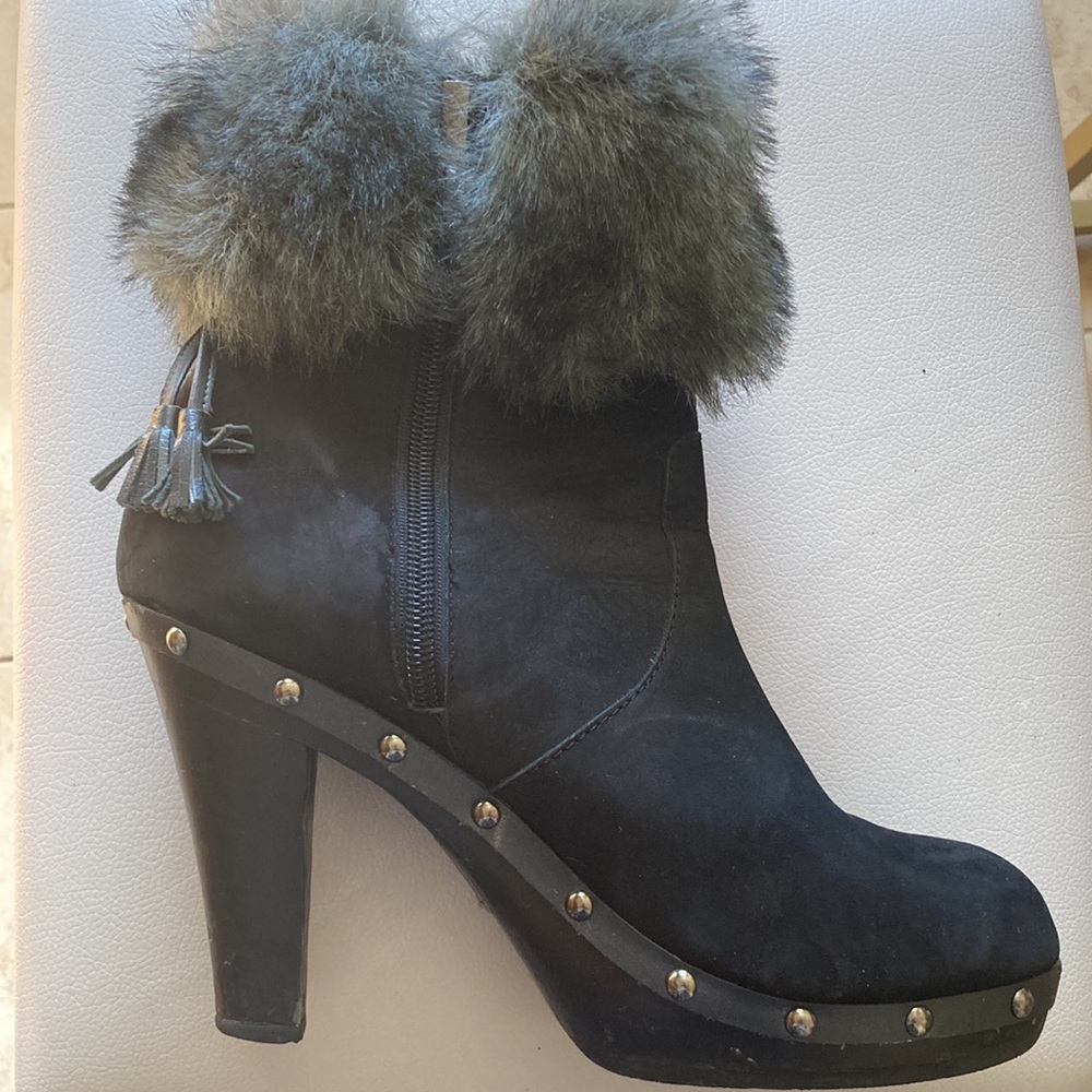 Colin Stuart black ankle boots w/ wooden heel tosses & studs.. See pictures. 🔥
